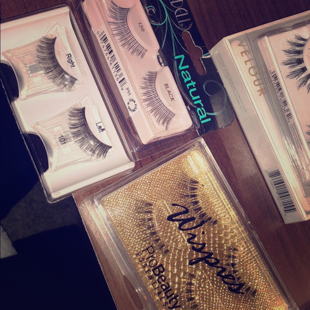 Eyelash bundle